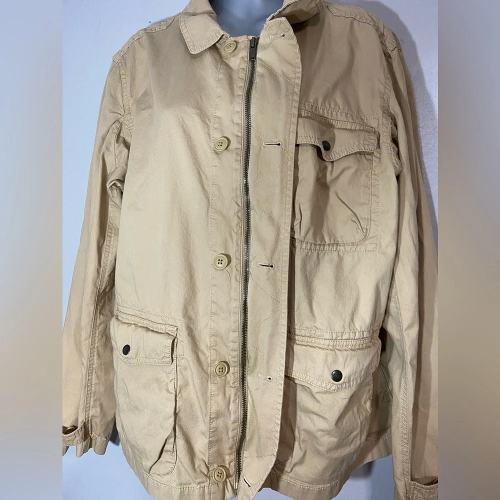 Banana Republic Light weight Cotton Jacket. Camel. Size large.